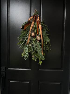 
                  
                    Winter Door Swag
                  
                
